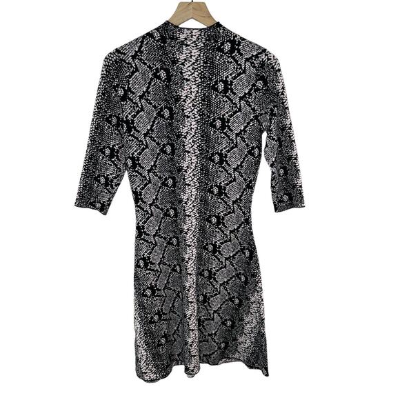 Nanette Lepore Women’s Snakeskin Knit Sweater Dress Size Medium EUC Stretch - Picture 4 of 6